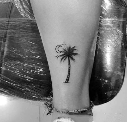 小清新黑色的小椰子树纹身图片