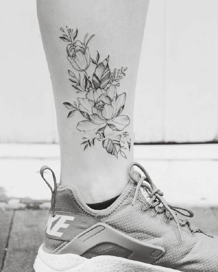 唯美系脚踝小清新素花朵纹身图片