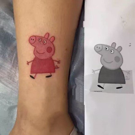 小猪佩奇的一组9张纹身作品