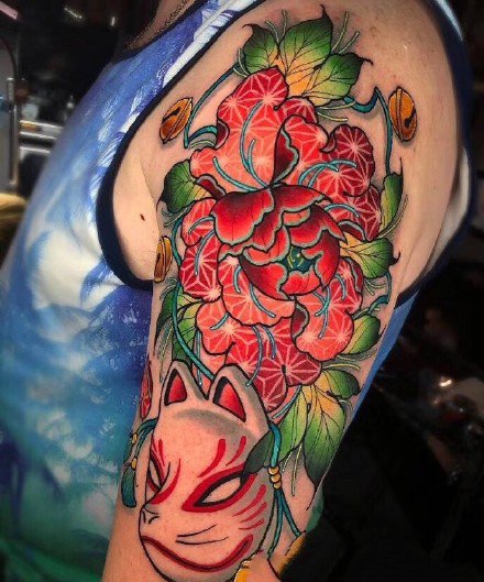 很好看的传统红色花朵纹身图案