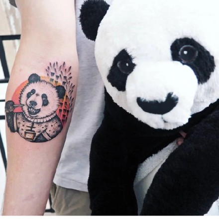 可爱的国宝熊猫的主题纹身作品9张