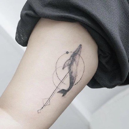 9张好看的鲸鱼纹身作品图片
