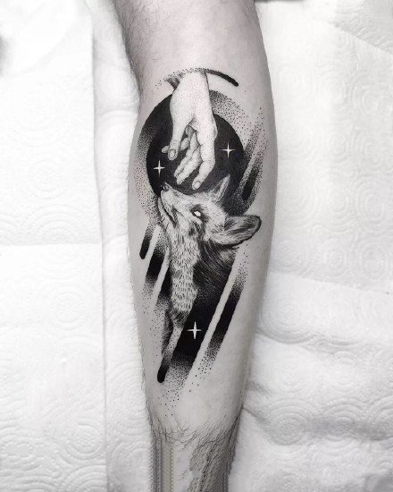 小臂上的黑色几何点刺纹身图
