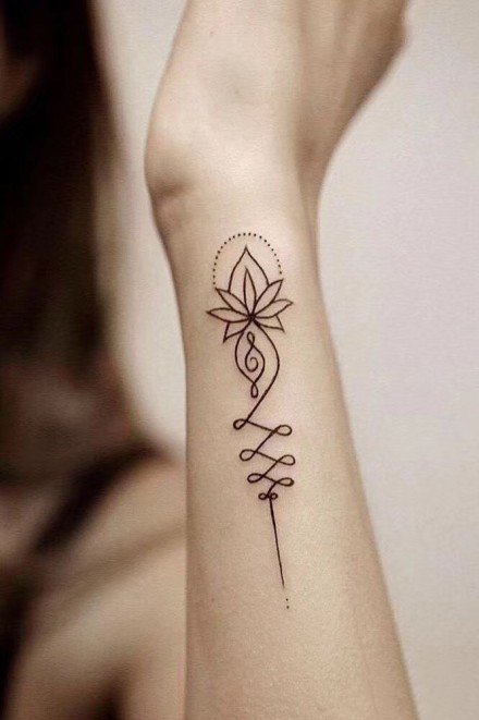 莲花主题的创意线条设计纹身图