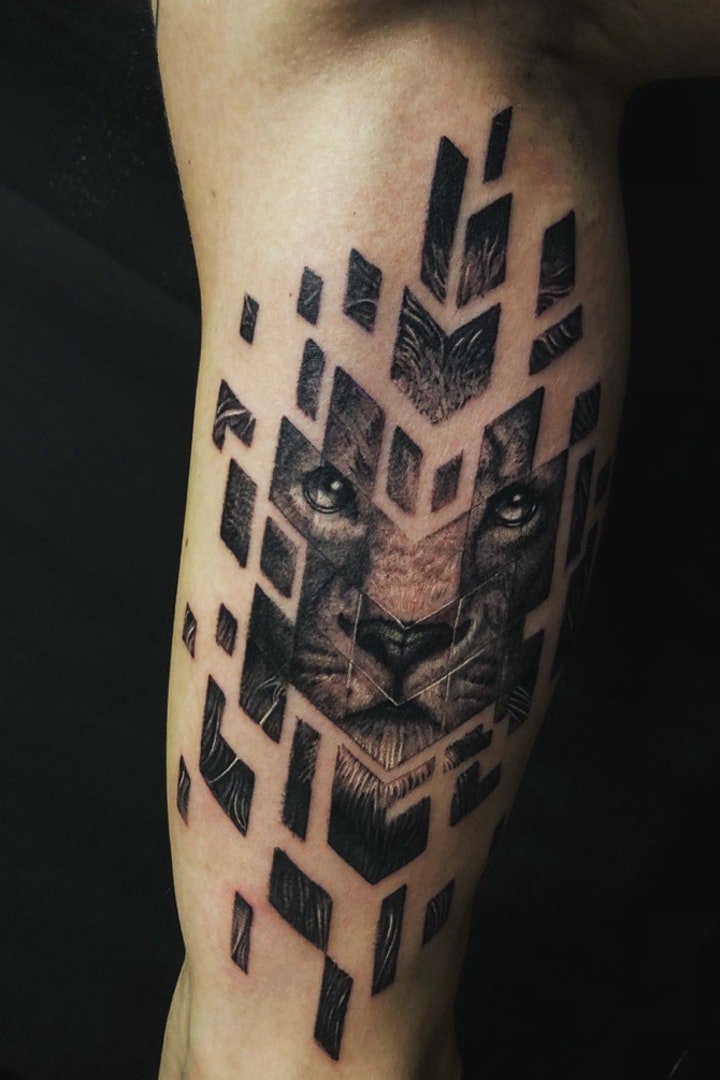 狮子 纹身图案  9张霸气而又威猛的狮子纹身图案