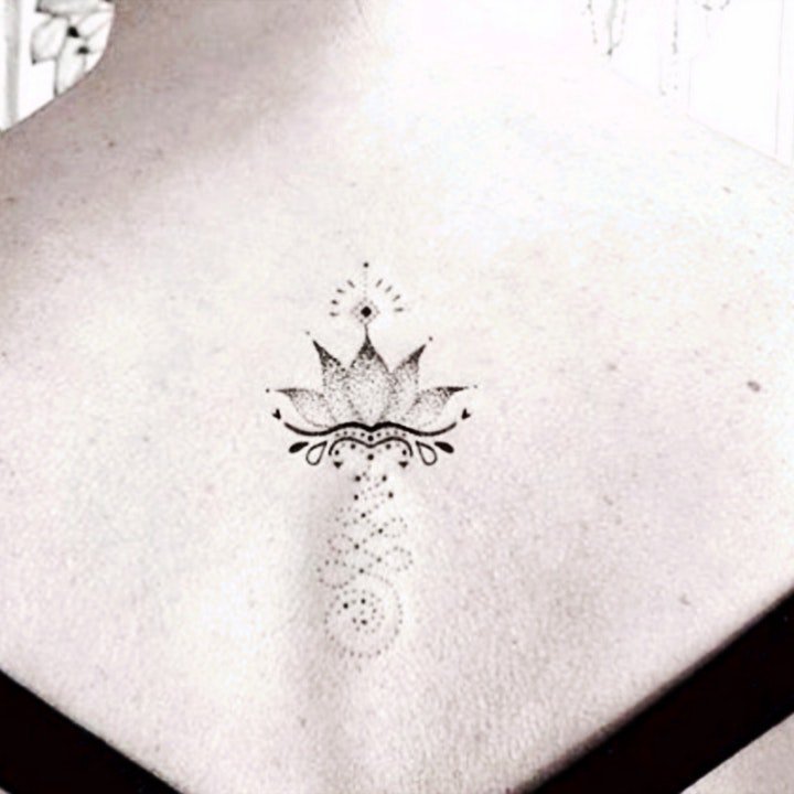 纹身莲花  9张冰清玉洁的莲花纹身图案