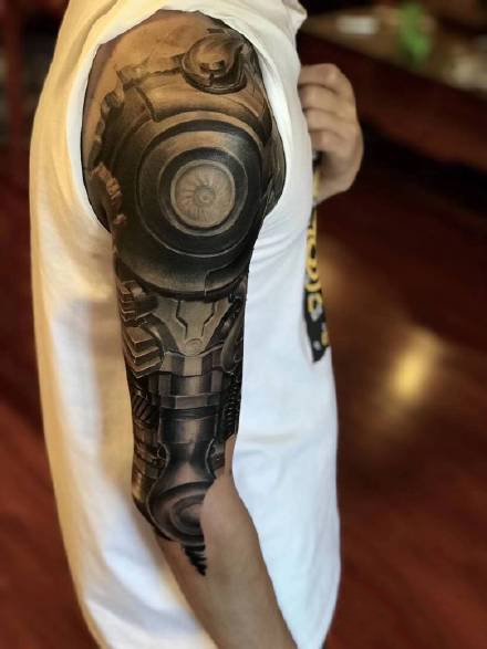 适合男性的机械3d手臂纹身图案