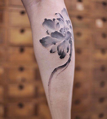 中国水墨风格的花卉植物纹身图案欣赏