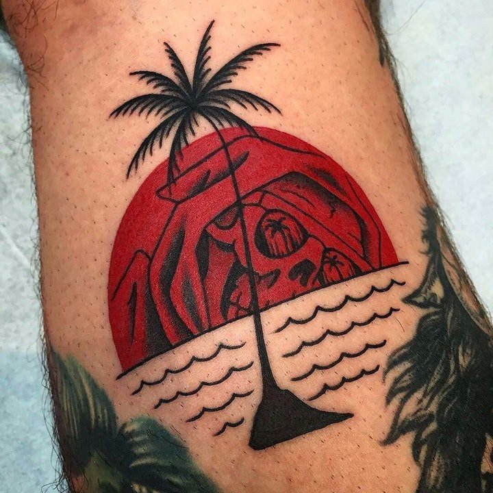 椰树纹身图  生机蓬勃的椰树纹身图案
