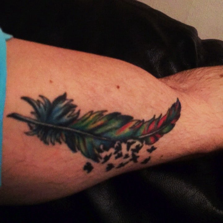 羽毛纹身图   10款轻柔而又唯美的羽毛纹身图案