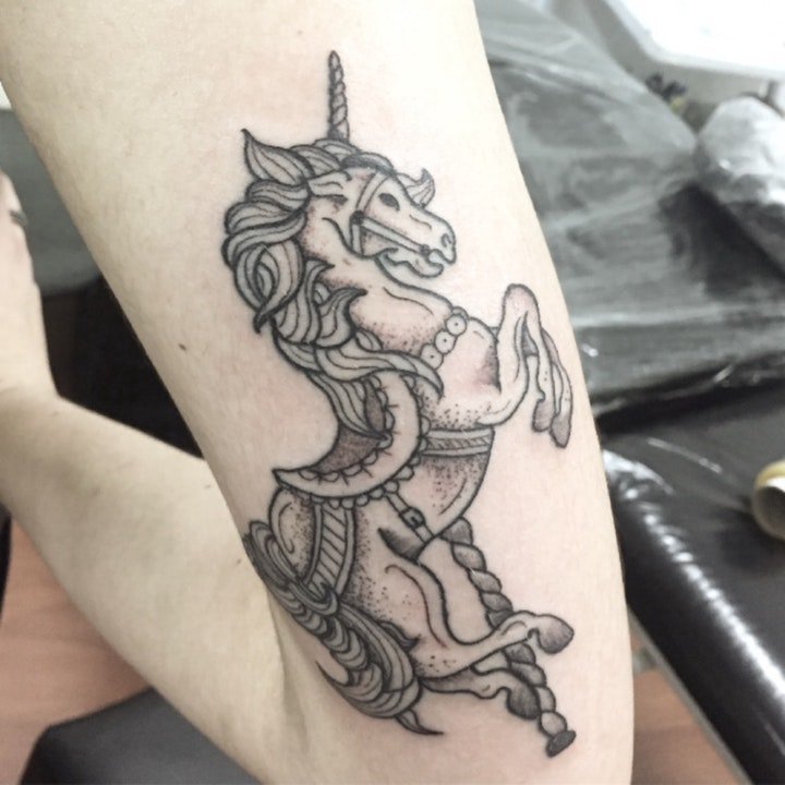 小马纹身图案  多款如梦如幻的旋转木马纹身图案