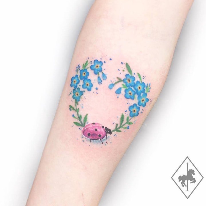 小清新文艺纹身 女生身体各部位植物花朵等小清新文艺纹身图案