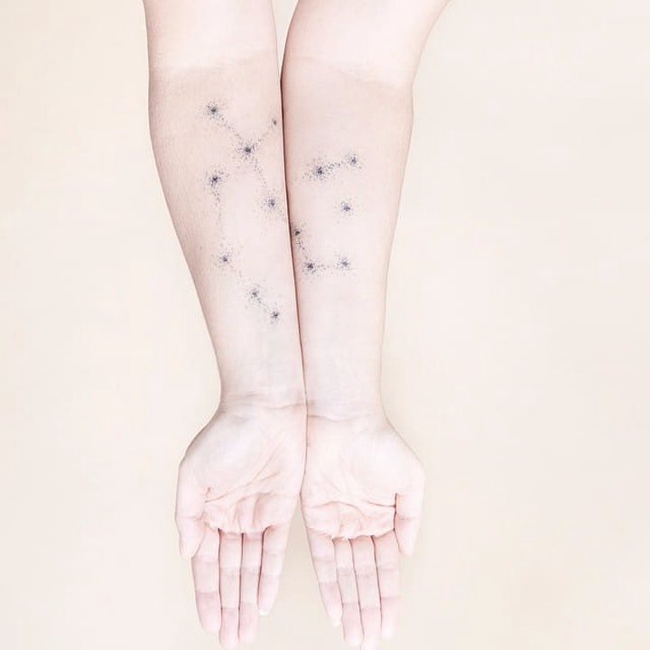 各星座纹身   点刺与线条结合的简单星座纹身图案
