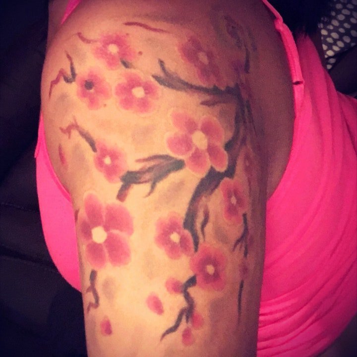 樱花 纹身图案   柔美而又清新靓丽的樱花纹身图案