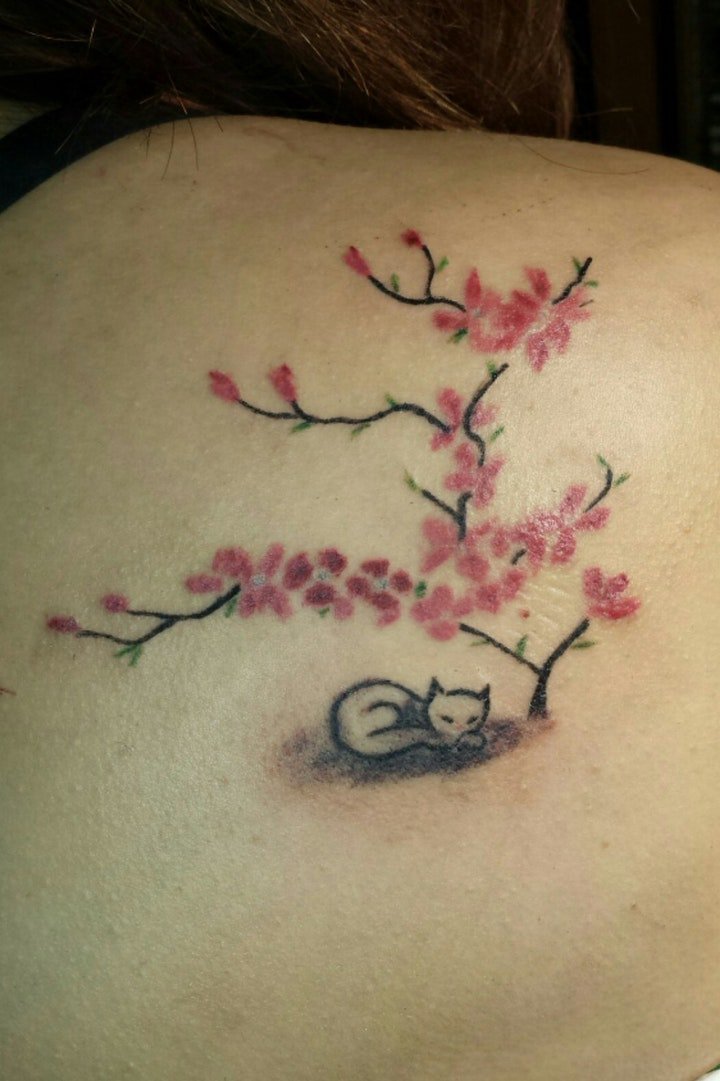 梅花纹身图案 10款彩绘纹身枯树枝的梅花纹身图案