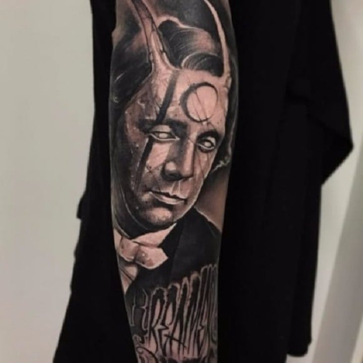 纹身图人物图片    恐怖的暗黑色色调人物纹身图案