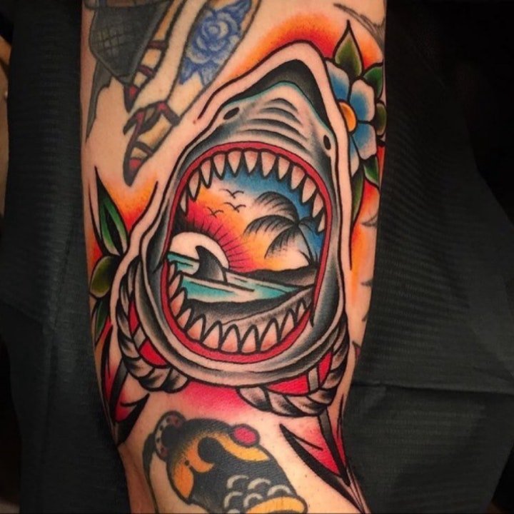 纹身鲨鱼图案 多款可爱卡通的鲨鱼纹身图案欣赏