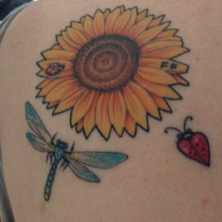 向日葵纹身图案 多款纹身植物向日葵纹身图案10张