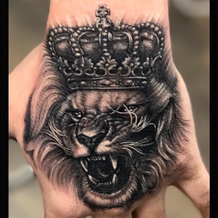 皇冠纹身图    8款高贵而又典雅的皇冠纹身图案