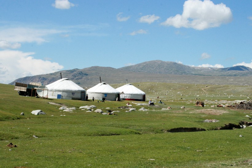 内蒙古草原上的蒙古包图片(10张)