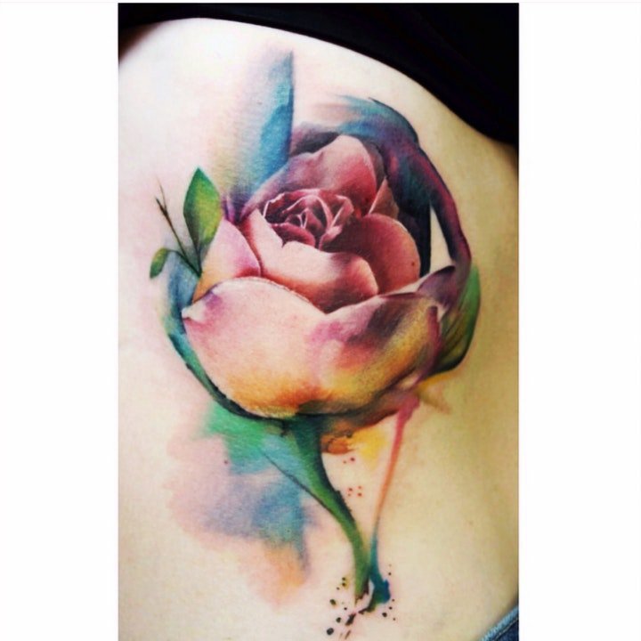 玫瑰花纹身图案 颜色比较厚重的一组玫瑰花纹身图案