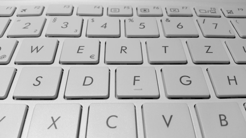 白色的电脑键盘图片(18张)