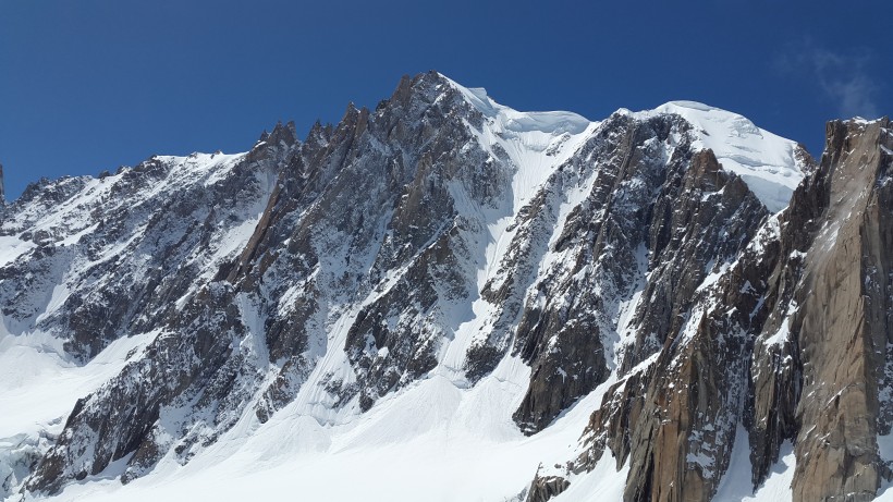 巍峨雄壮的雪山图片(13张)