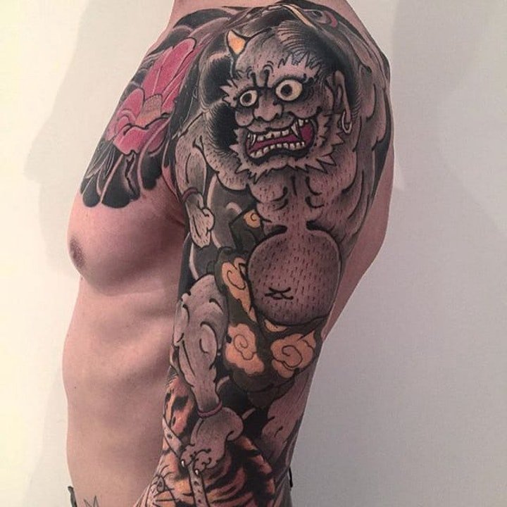 黑灰手臂纹身 一组十分有个性的黑灰花臂纹身图案