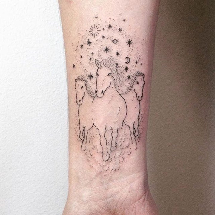 马纹身图案 10款形态各异的彩绘纹身动物马纹身图案