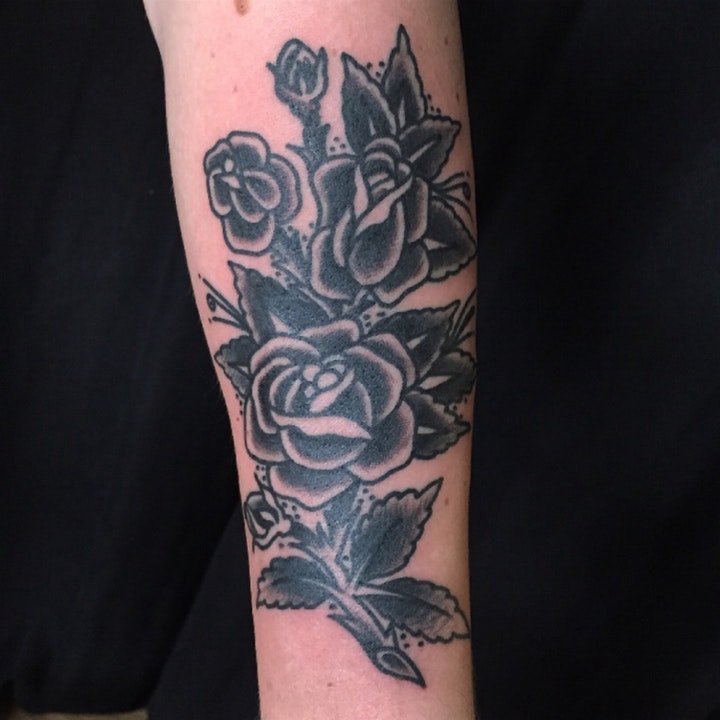 黑色玫瑰纹身图案 10张颜色十分厚重的黑色玫瑰纹身图案