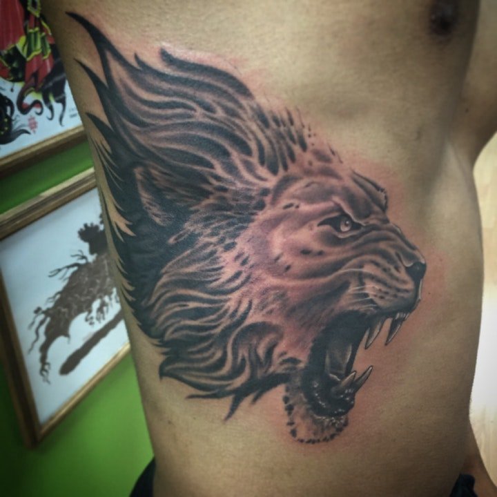 狮子纹身图案 10款各种纹身风格的狮子纹身图案