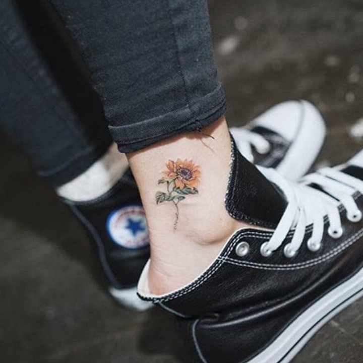 向日葵纹身图 10款彩绘纹身植物漂亮的向日葵纹身图案