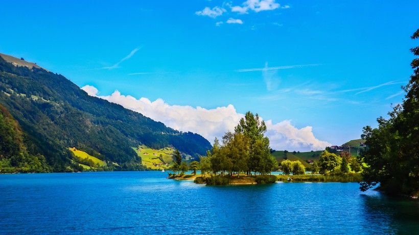 瑞士龙疆湖自然风景图片(8张)