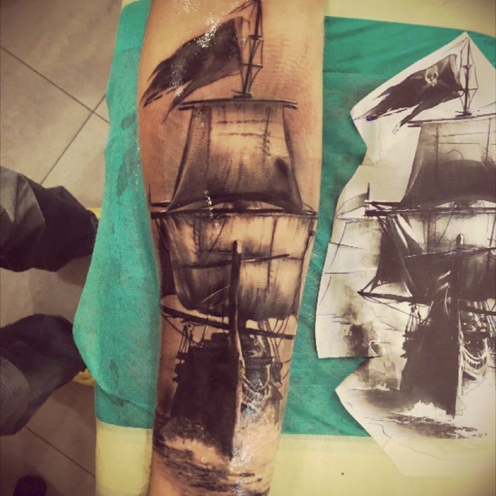 纹身小帆船   9张随风远洋的帆船纹身图案