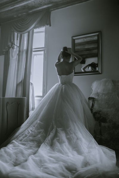 穿着婚纱的新娘图片(11张)