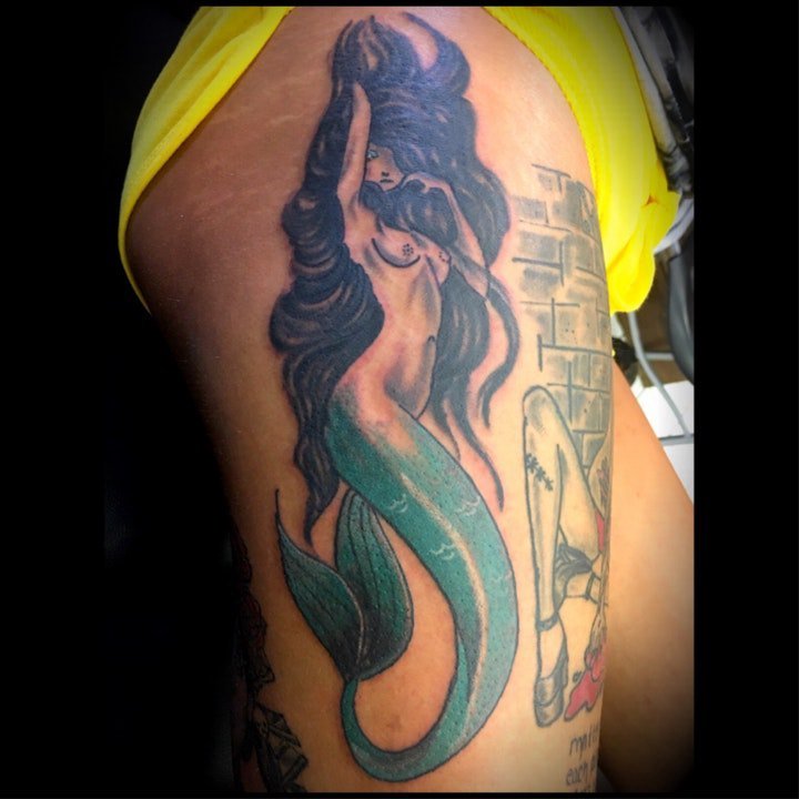 美人鱼纹身图案 美丽性感的彩绘纹身美人鱼纹身图案
