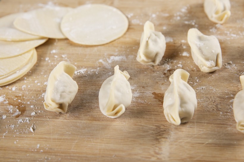 制作饺子的过程图片(10张)