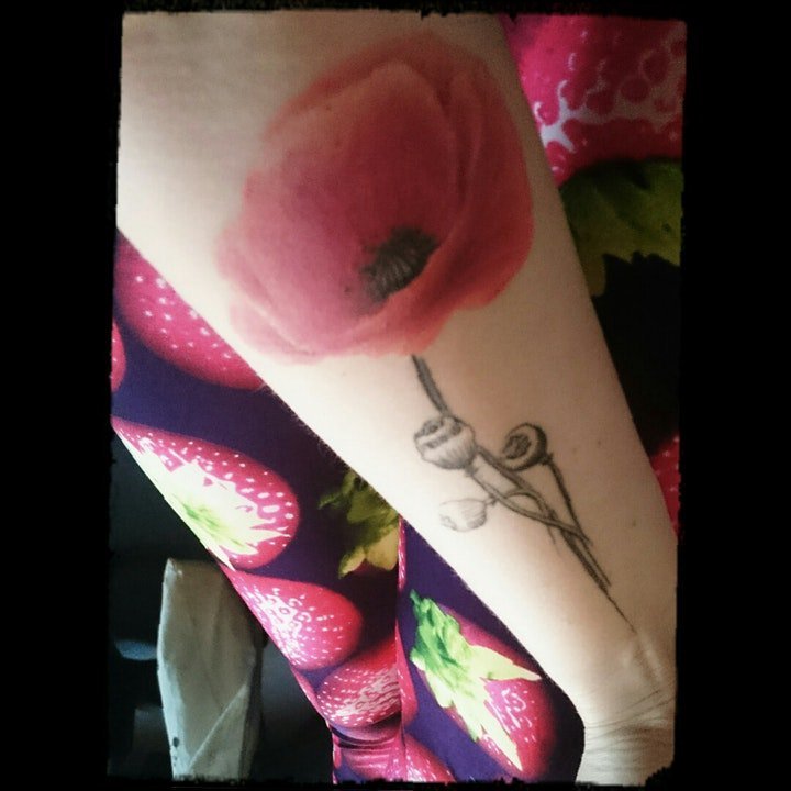 罂粟花纹身  9张妖艳迷人而又魅惑人心的罂粟花纹身图案