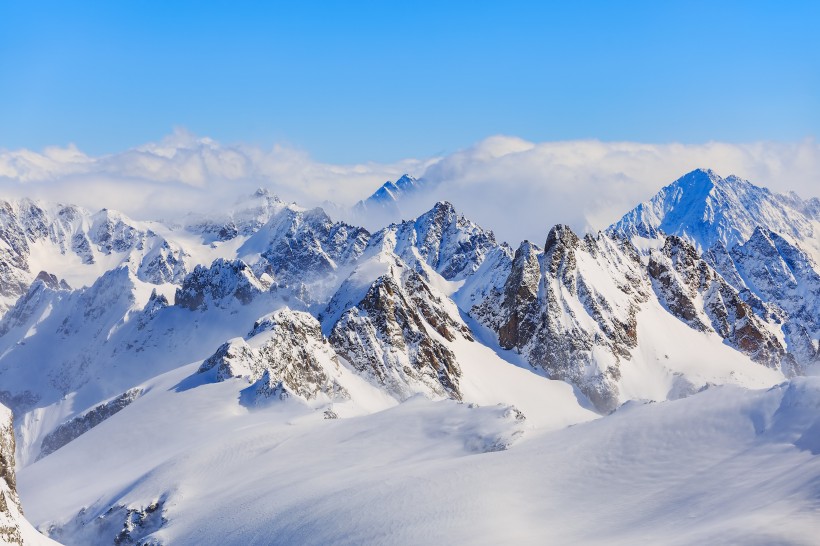 白雪皑皑的山脉图片(11张)
