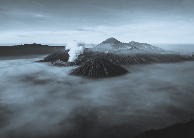 火山爆发的场面图片(10张)