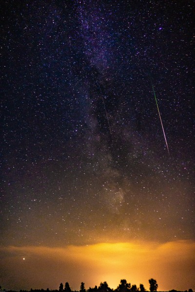 夜空中的流星图片(11张)