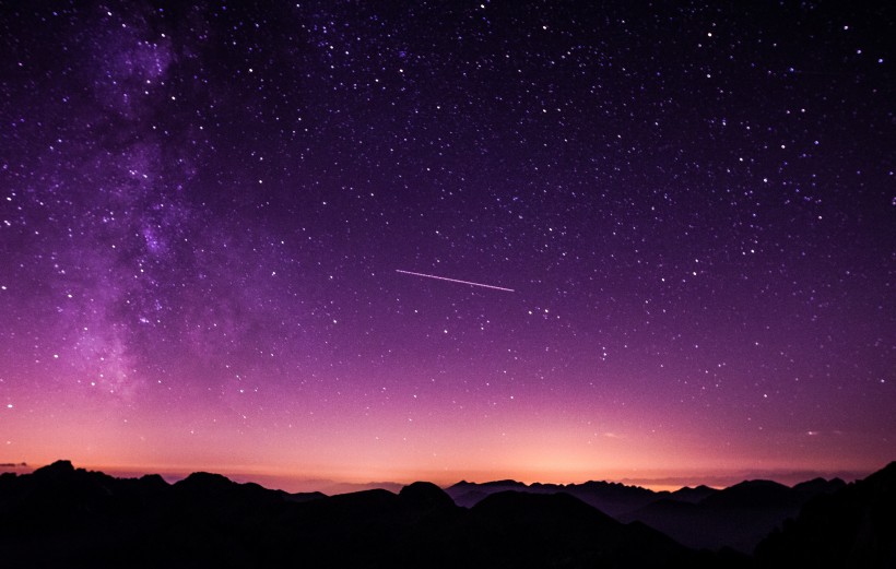 夜空中的流星图片(11张)