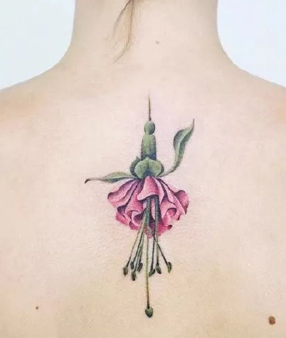小清新花朵纹身 女神专属的9张花儿纹身图片