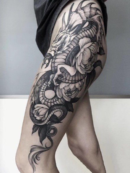 性感大腿纹身 9张女性大腿部性感的纹身作品