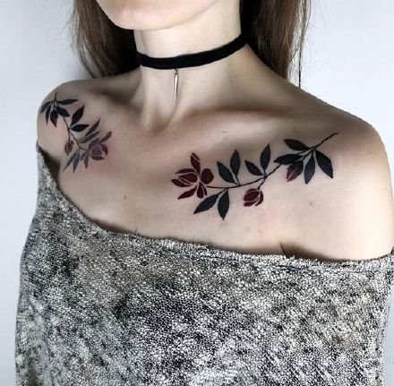 性感肩花纹身 适合女生的锁骨肩部花朵纹身图片