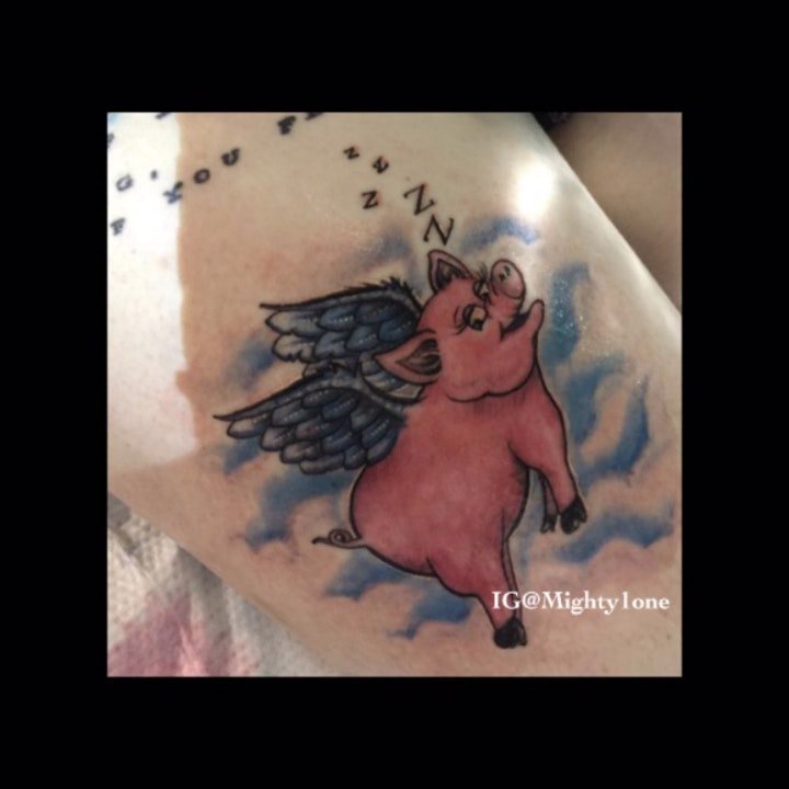 小猪纹身图案  憨状可掬的小猪纹身图案