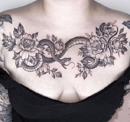 性感花胸纹身 女生胸部性感的肩花和花胸纹身图案