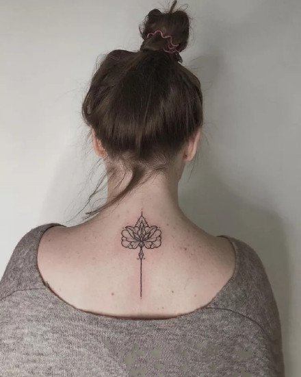 莲花和宗教结合的一组直线条纹身图