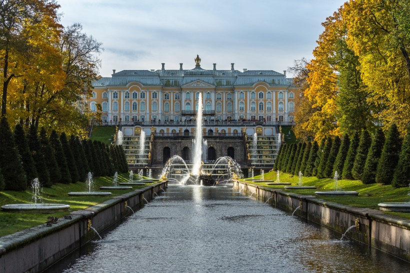 俄罗斯圣彼得堡夏宫下花园园林秋季风景图片(10张)