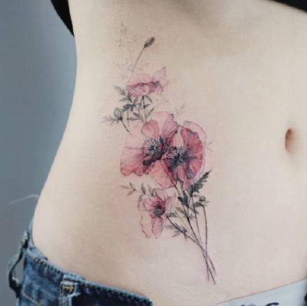 女生花朵纹身 彩色的一组适合女孩子的花卉纹身图片